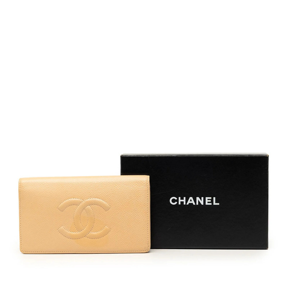 CHANEL Cream Caviar Leather Logo Wallet - Picture 7 of 7